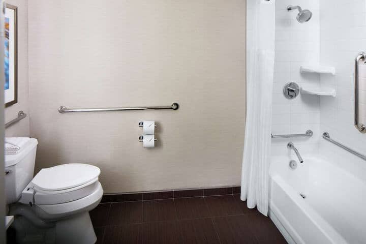 Room 27 of 67